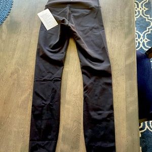 Wunder Under 25 inch lululemon new leggings.